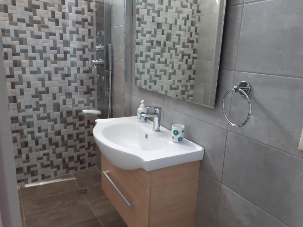 Blue View Apartment Batsi  Bagian luar foto